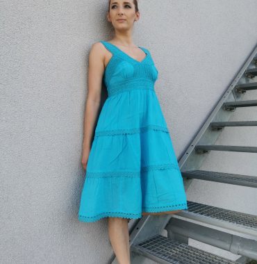 Sukienka turkusowa z koronką bawełniana